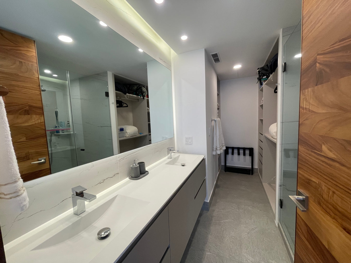 Udara Beachfront Luxury