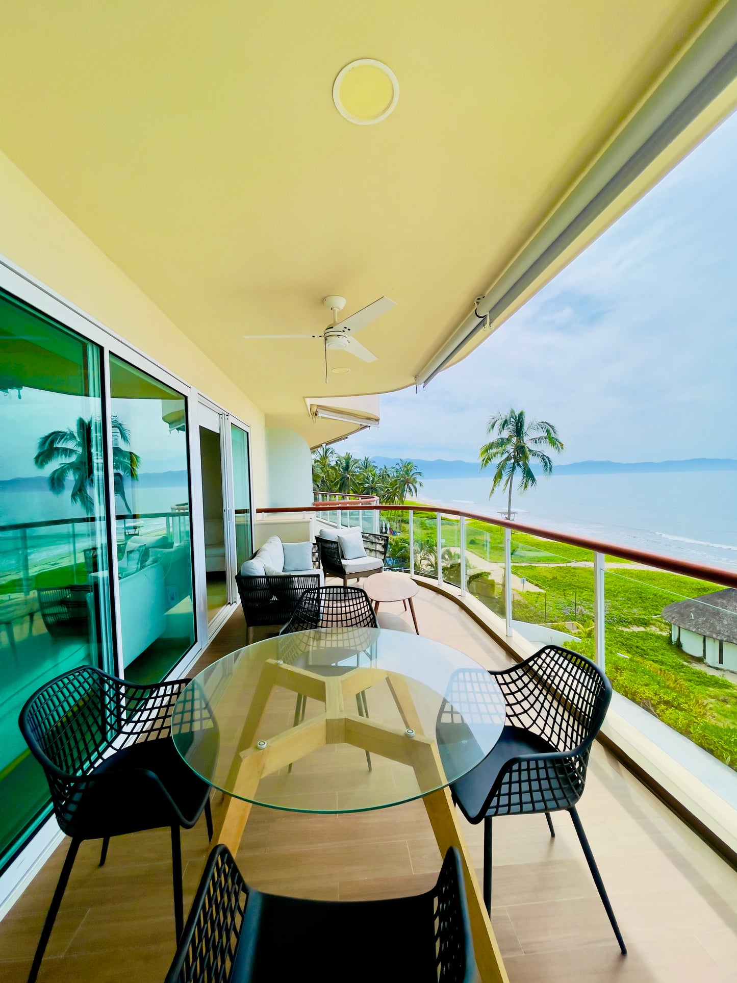 Delcanto Beach Front