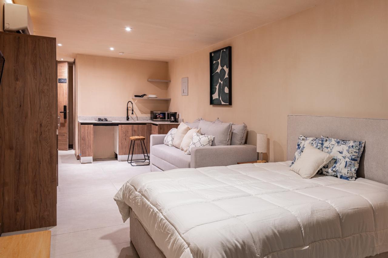 Libu Bucerias, Down House #4